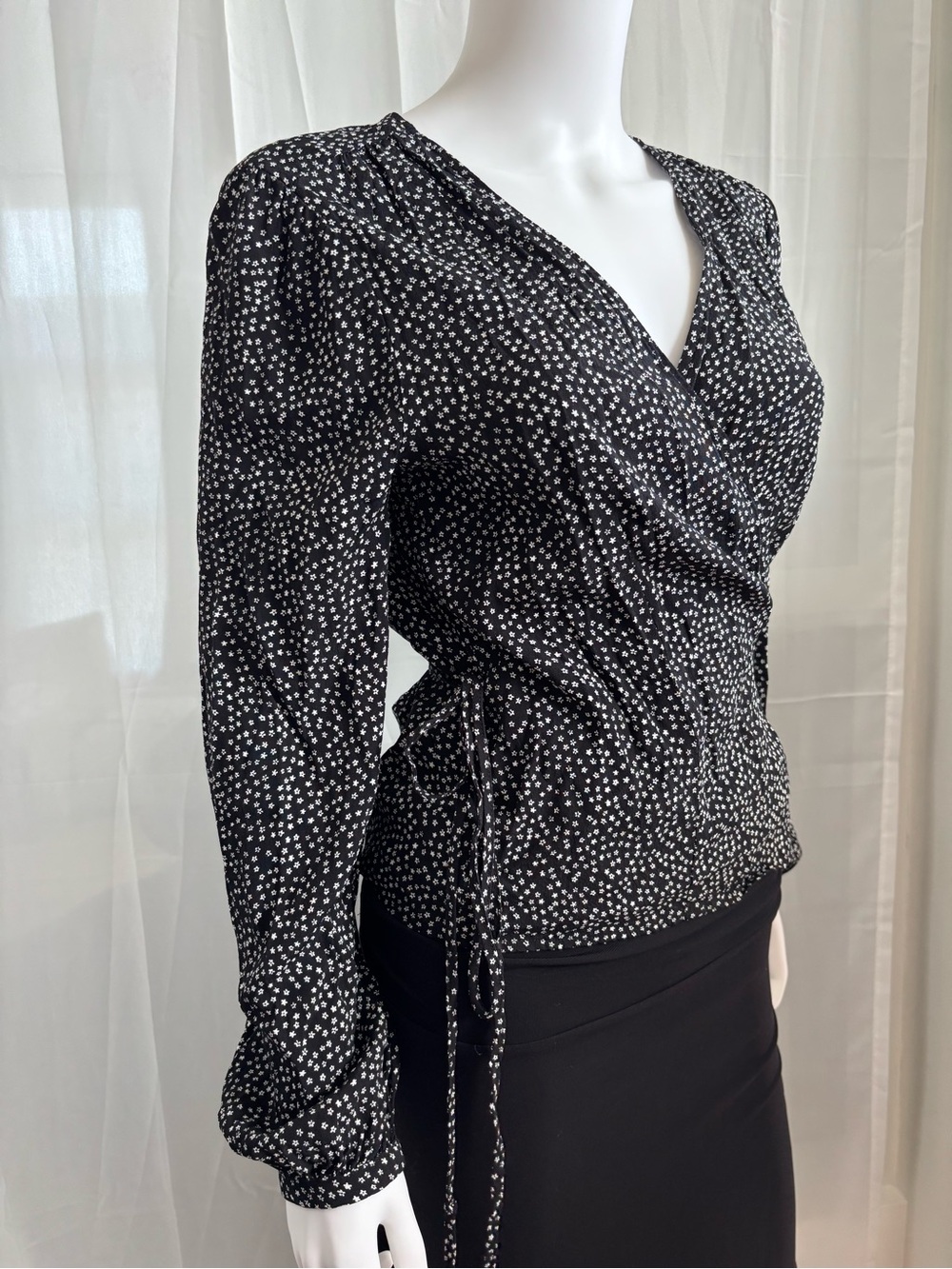 Dynamite Black White Ditsy Floral Wrap Blouse L
